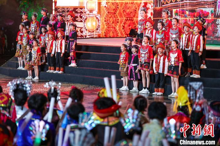 海南欢庆“三月三”