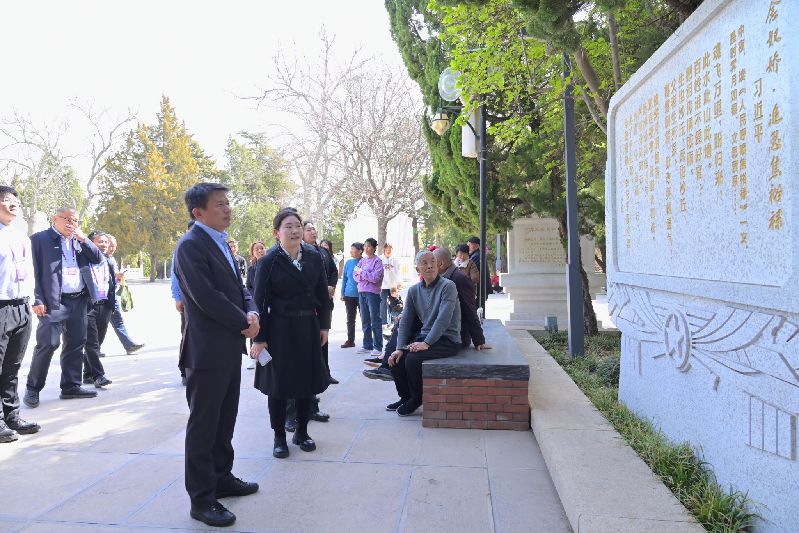十六载薪火相传 联学共悟焦裕禄精神 我校师生赴兰考开展主题党日活动