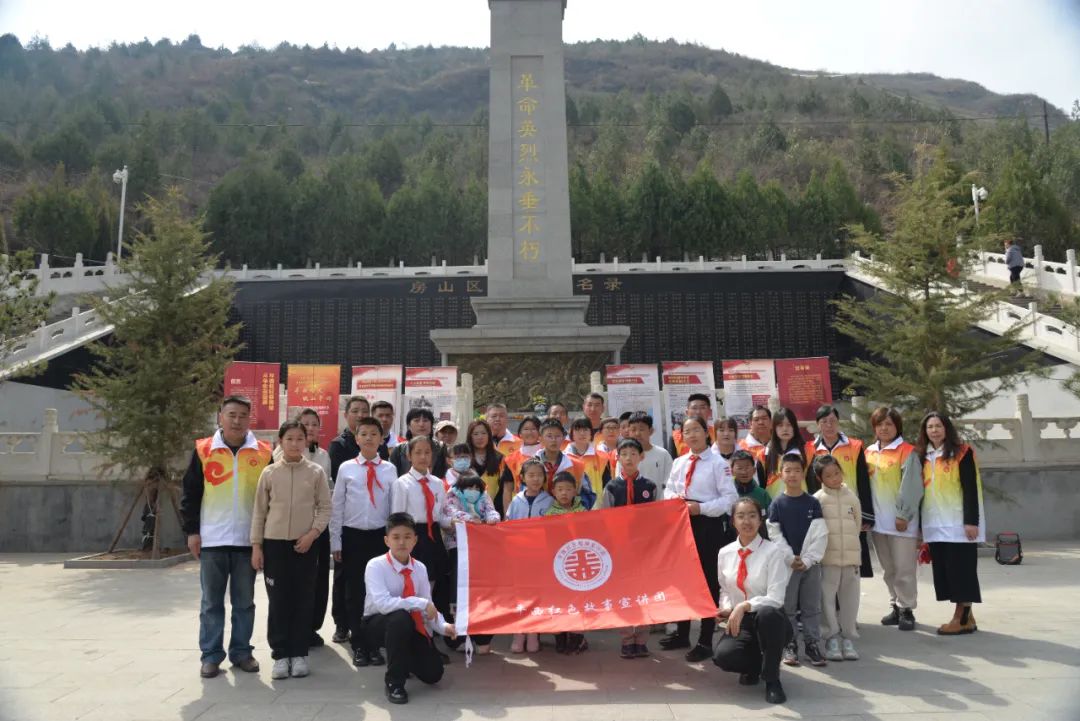 英魂千秋照山河 精神永驻励后人——房山区光荣院开展清明祭扫活动