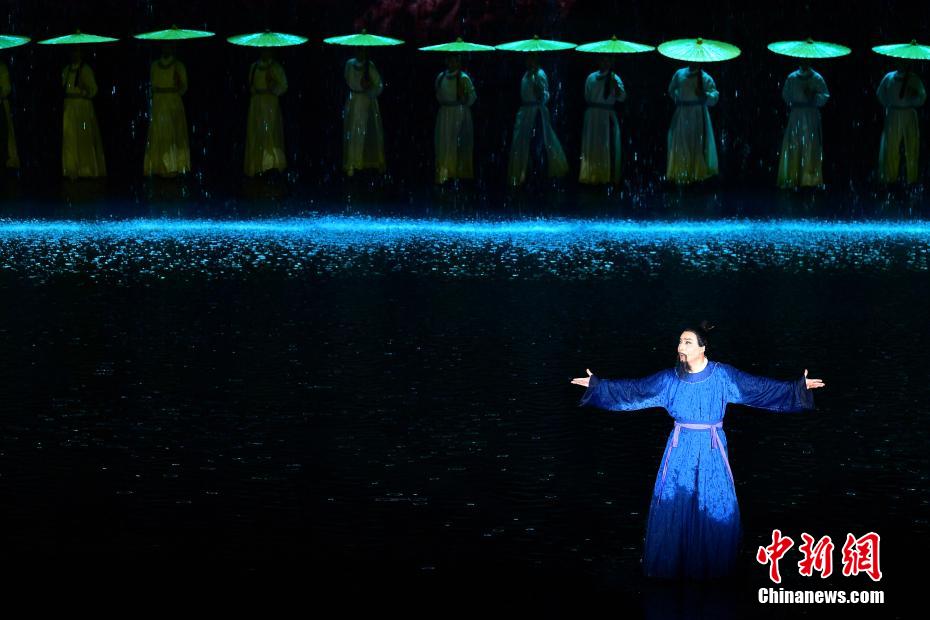 福建武夷山：大型文旅山水史诗《月映武夷》亮相