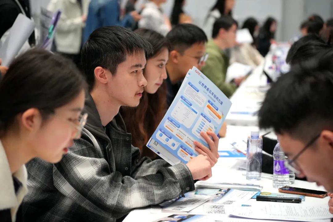 火火火！广州18趟“专列”人从众，快来上车