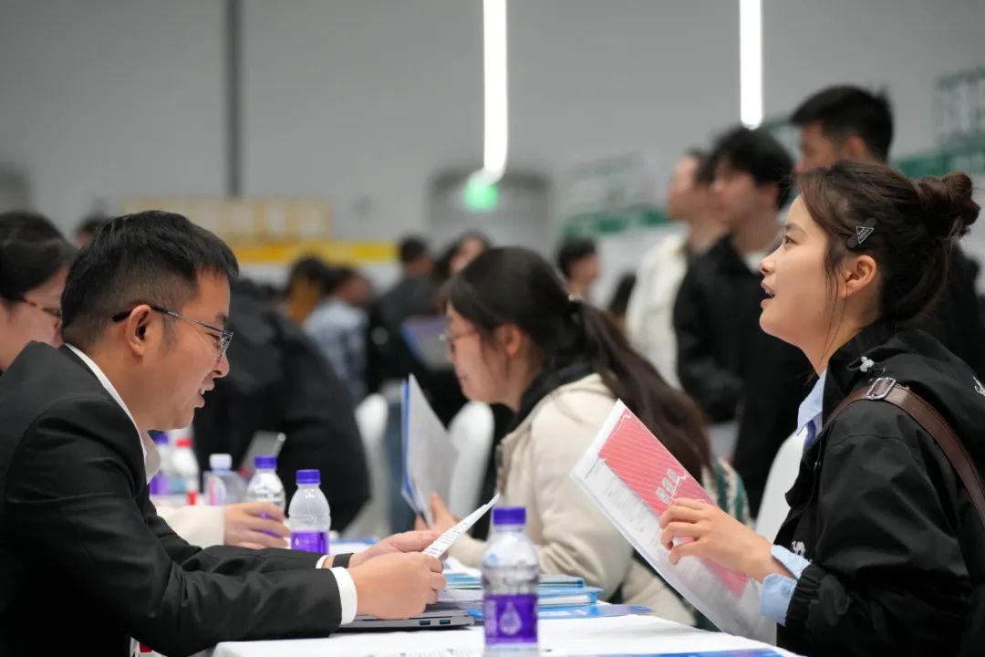 火火火！广州18趟“专列”人从众，快来上车