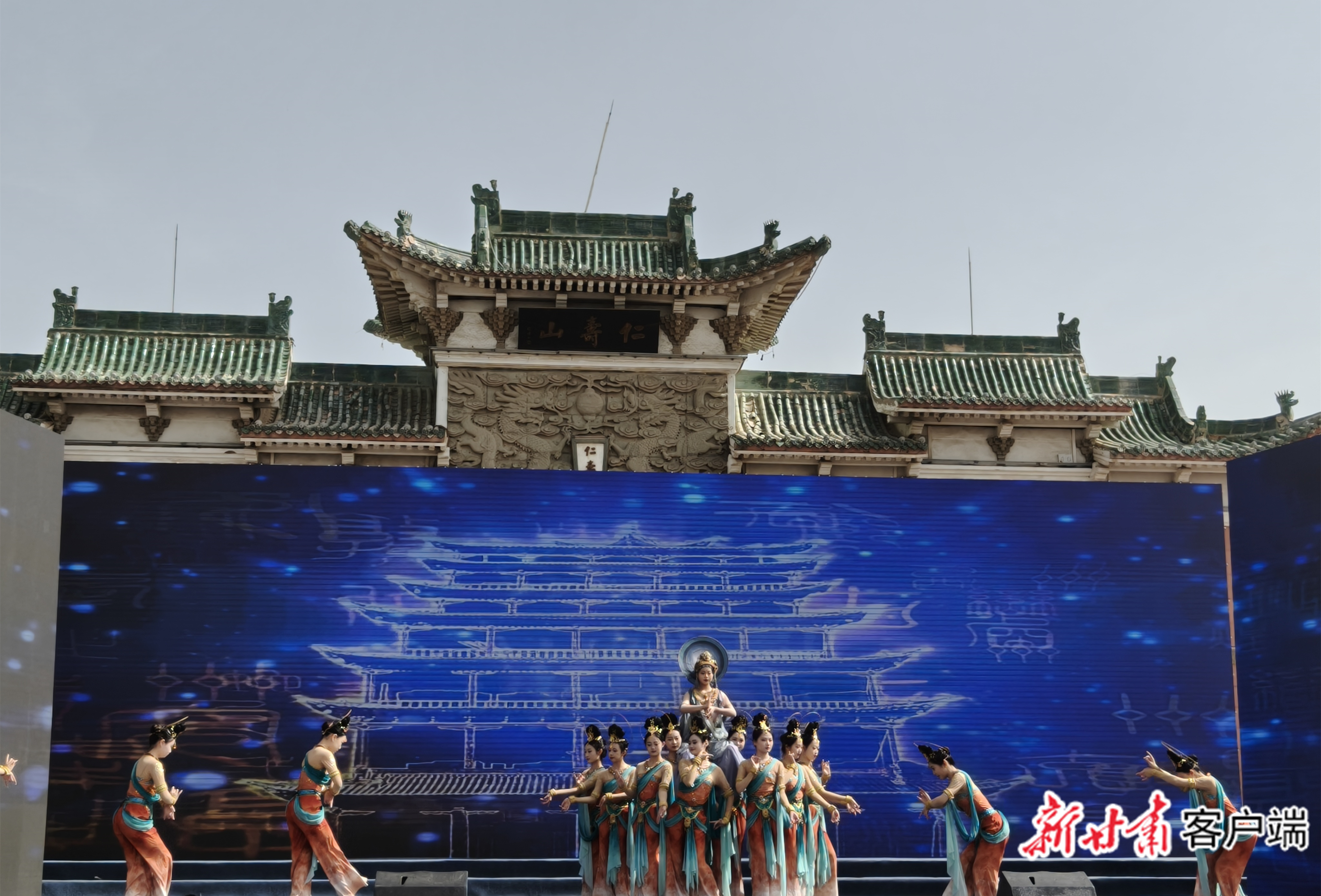 十里桃花始盛开!兰州市第42届桃花会开幕 十里桃花始盛开!兰州市第42届桃花会开幕