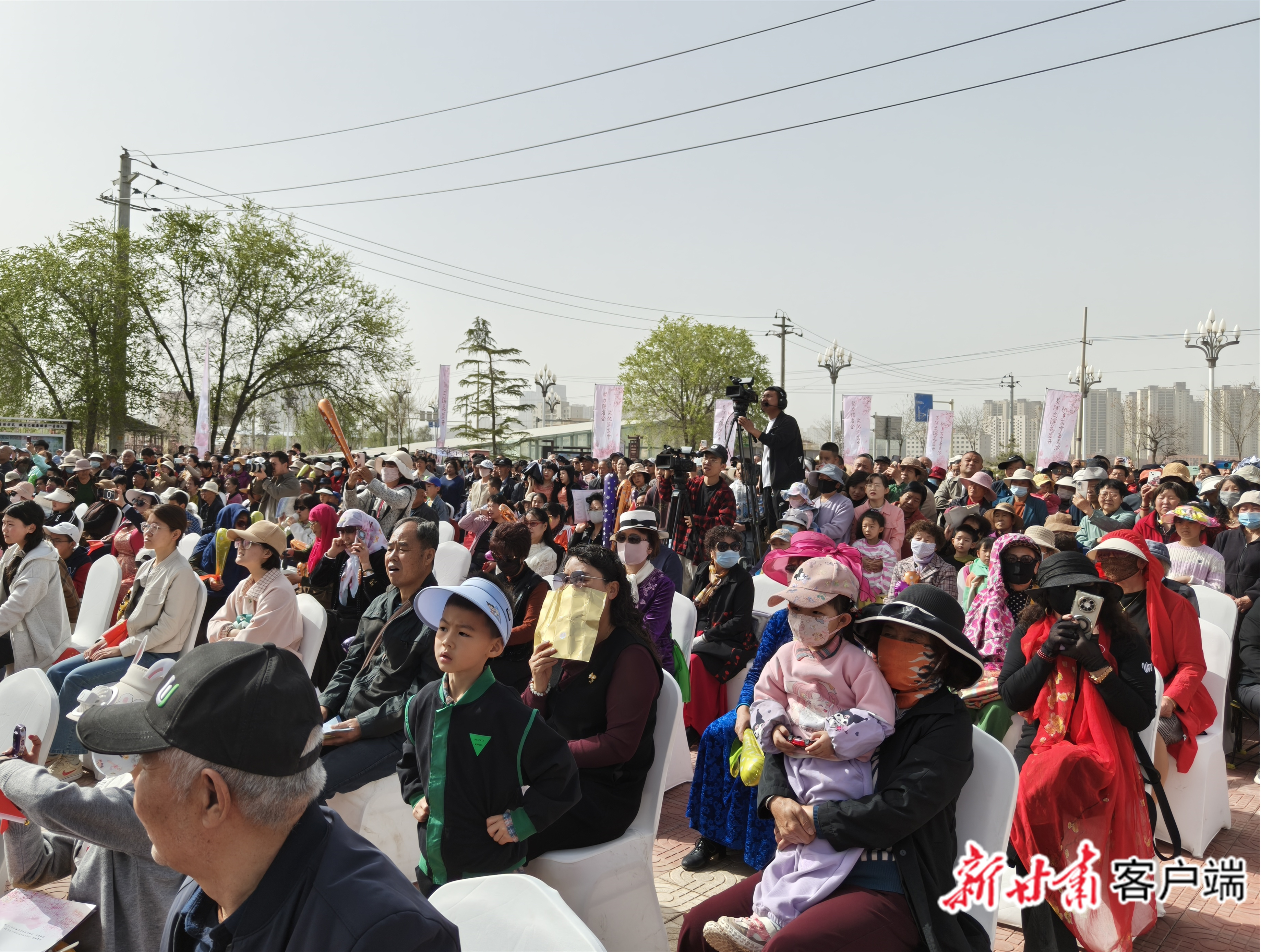 十里桃花始盛开!兰州市第42届桃花会开幕 十里桃花始盛开!兰州市第42届桃花会开幕