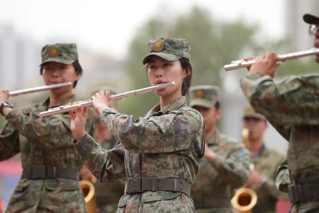 蓝天文化丨这场军事体育运动会,每帧都是战斗力!
