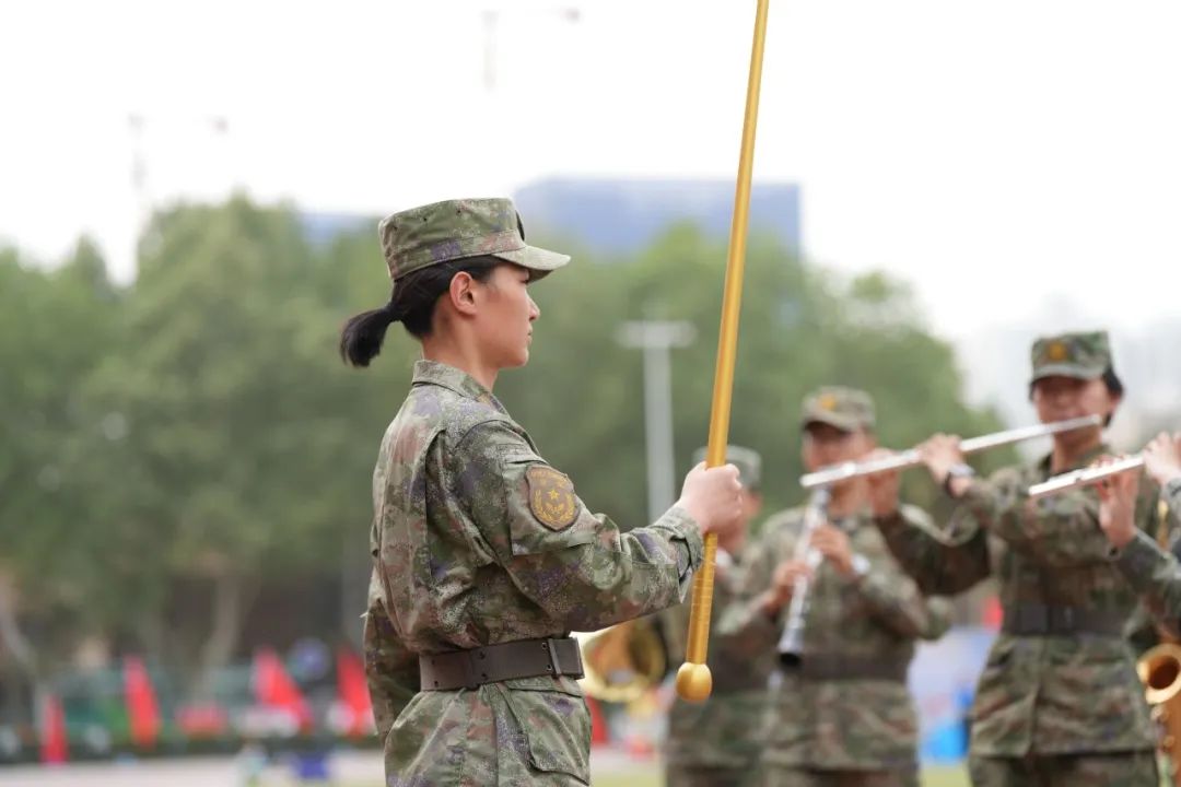 蓝天文化丨这场军事体育运动会,每帧都是战斗力!