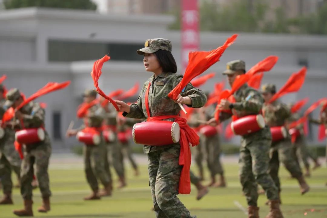 蓝天文化丨这场军事体育运动会,每帧都是战斗力!