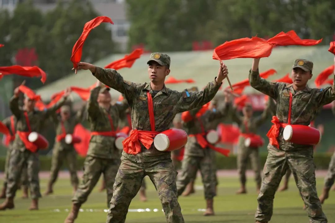 蓝天文化丨这场军事体育运动会,每帧都是战斗力!
