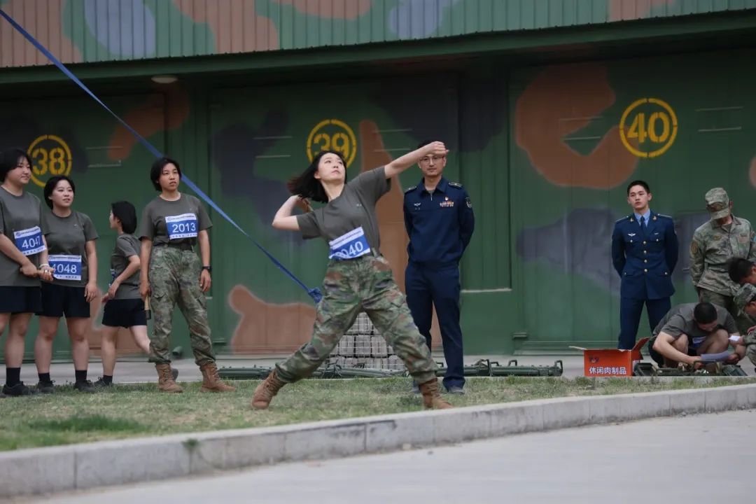 蓝天文化丨这场军事体育运动会,每帧都是战斗力!