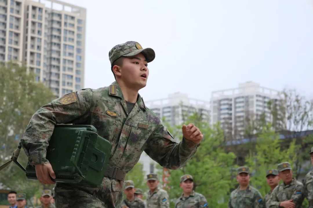 蓝天文化丨这场军事体育运动会,每帧都是战斗力!