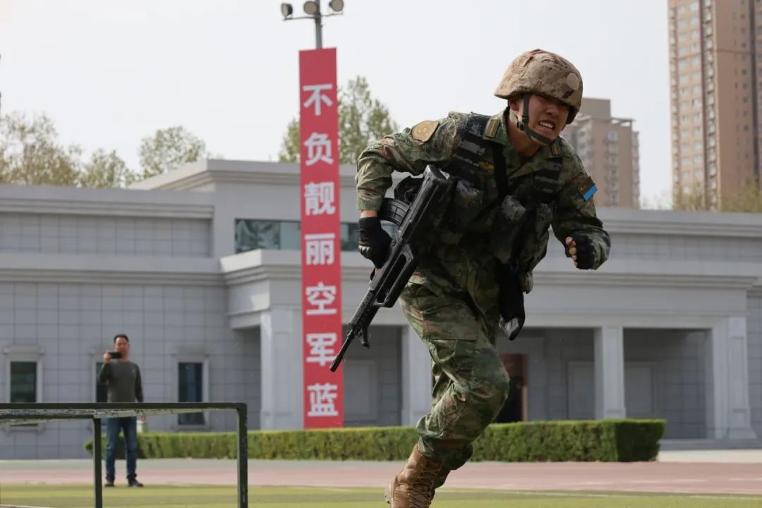 蓝天文化丨这场军事体育运动会,每帧都是战斗力!