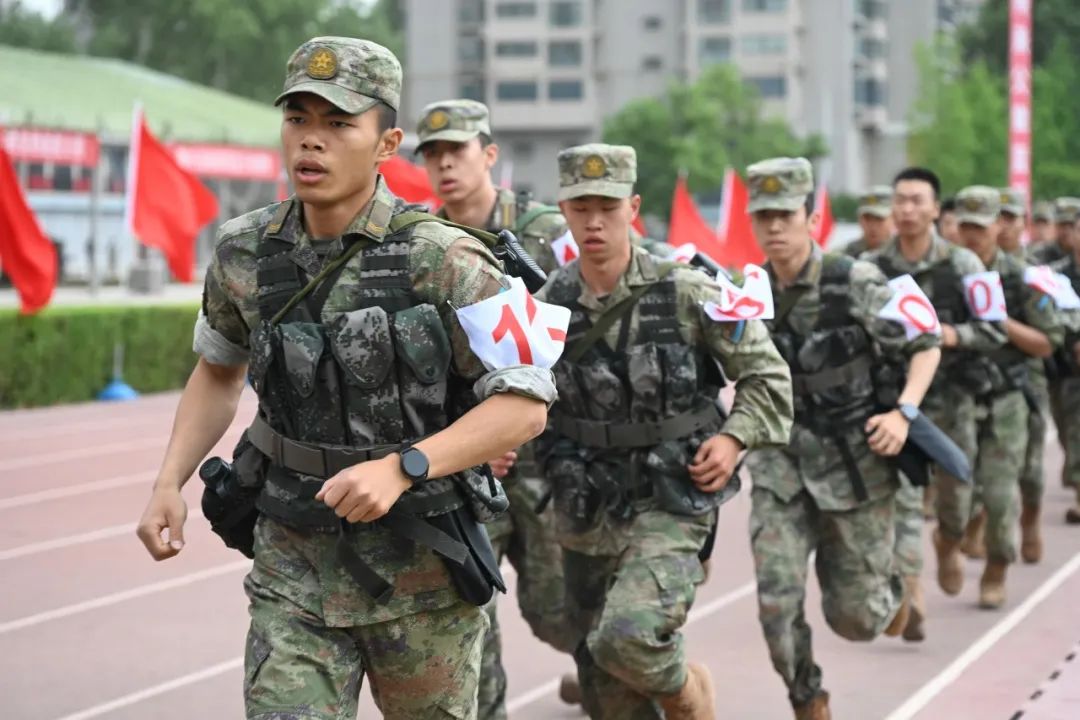 蓝天文化丨这场军事体育运动会,每帧都是战斗力!