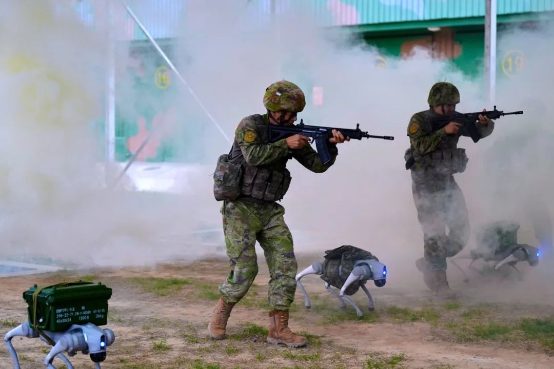 蓝天文化丨这场军事体育运动会,每帧都是战斗力!