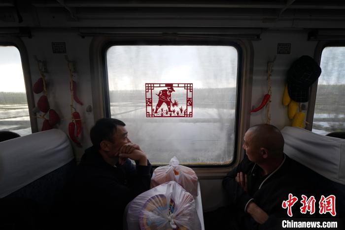 农机讲堂搬上车黑龙江“插秧专列”再出发