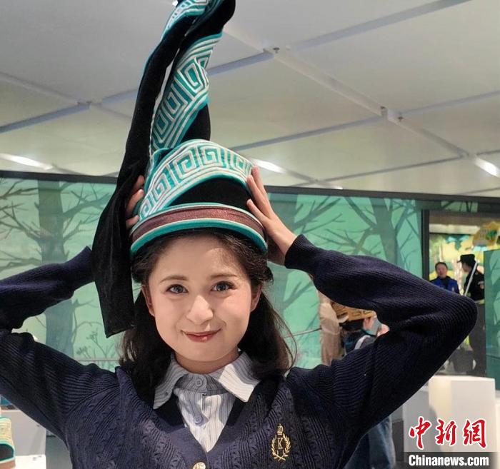 新疆姑娘组多民族“主播团”：博物馆寻中华民族共同体历史记忆