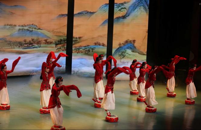 “阅读+艺术”深度融合 重庆青少年儿童国际艺术节点亮美育之光