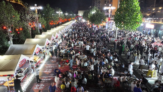 山西临汾·520滋啦咕咚“大宁宁脆”烧烤啤酒市集启幕