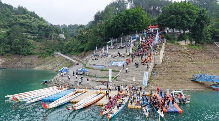龙舟竞渡迎端午 第十八届芙蓉江龙舟锦标赛精彩上演 龙舟竞渡迎端午 第十八届芙蓉江龙舟锦标赛精彩上演