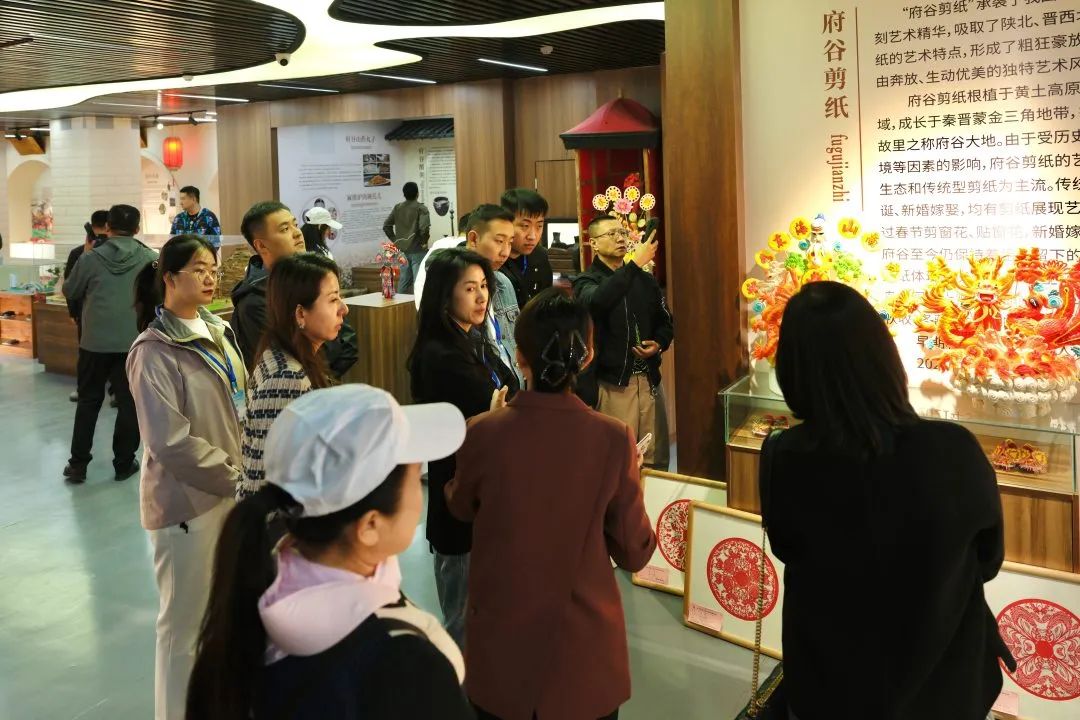 与人民同行——“5·23”陕西文艺界采风慰问活动走进榆林