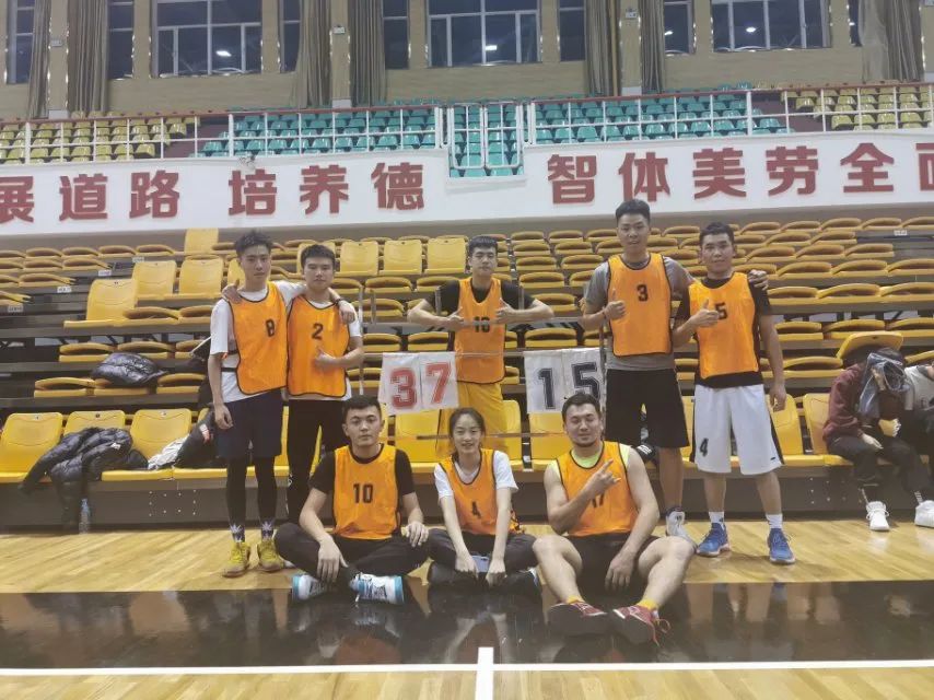 毕业后，我成为了一名护边员