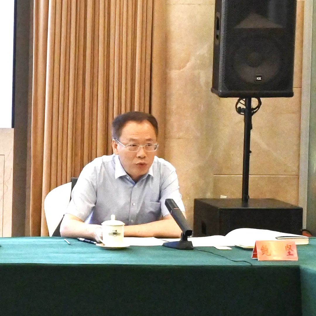 深化文化润疆实践 共话文学时代价值 | 王蒙《在伊犁》研讨会在乌举行