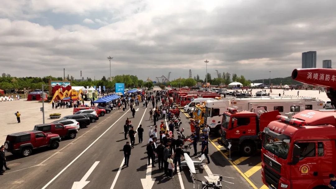 “粽”享“六一”时光 安全唱出“好戏”——鄂尔多斯市举行2025年“安全生产月”主题宣传活动侧记 微信图片_20250601214721.jpg