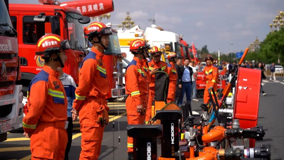 “粽”享“六一”时光 安全唱出“好戏”——鄂尔多斯市举行2025年“安全生产月”主题宣传活动侧记