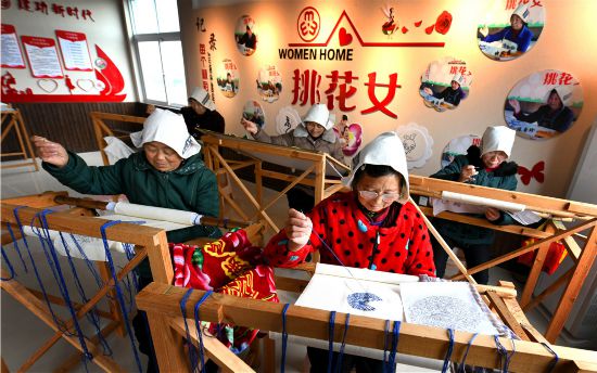 望江挑花。本报通讯员 黄有安 摄