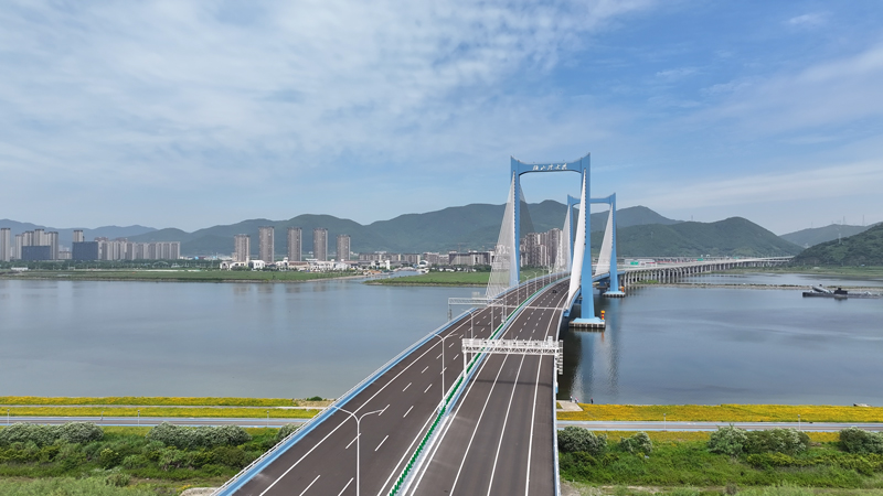 宁波舟山港六横公路大桥一期正式通车 宁波舟山港六横公路大桥一期。郝玉亮摄
