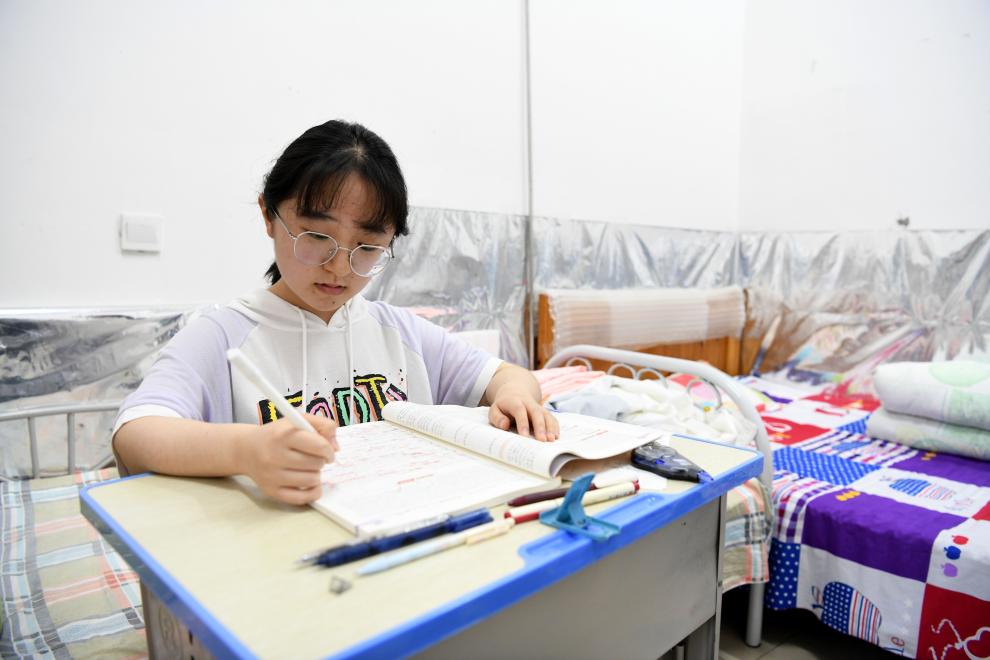 “玻璃女孩”高考记