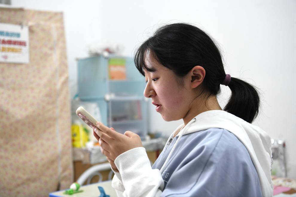 “玻璃女孩”高考记