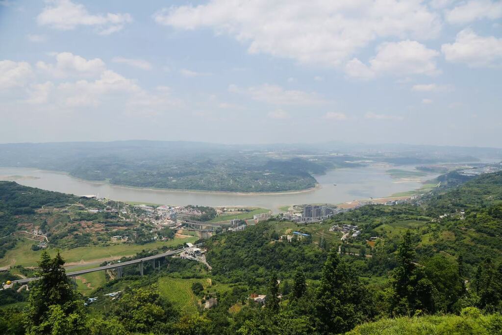 这个景区又火了！乘重庆海拔最高摩天轮观赏生态之美