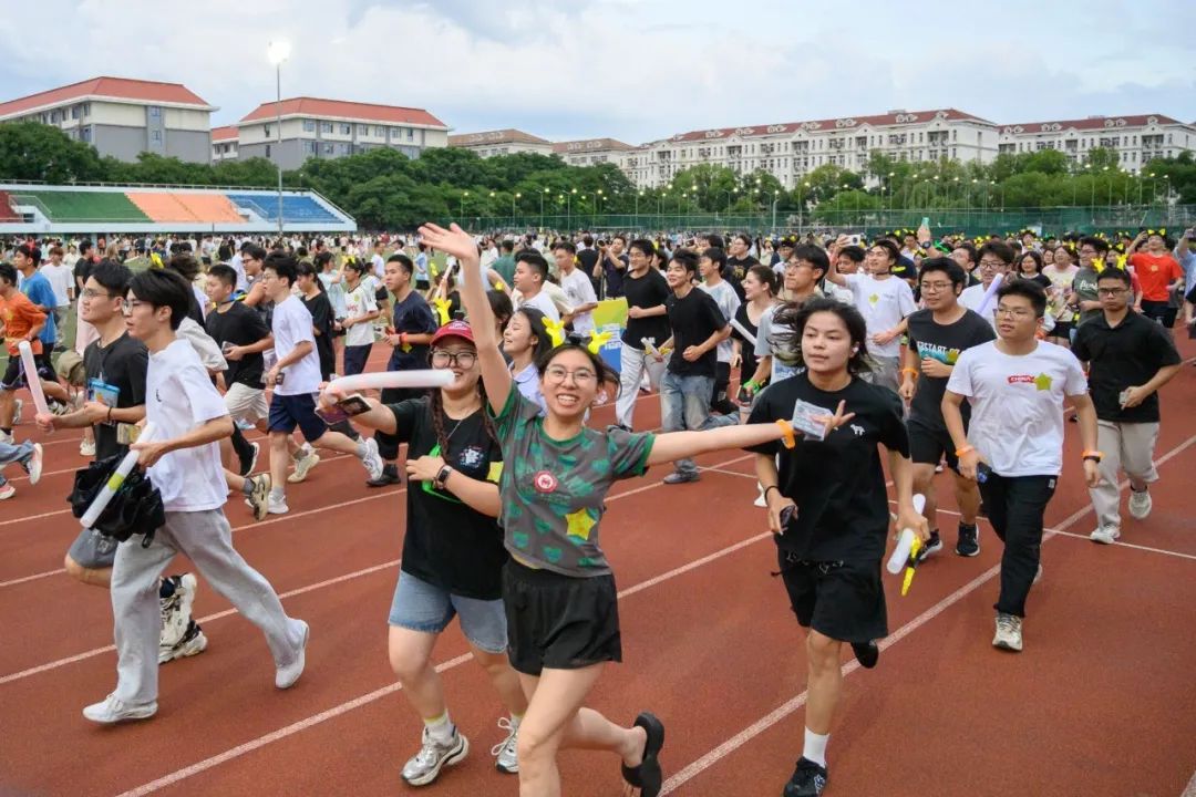 华中农业大学：奔跑赴锦程 水花致青春