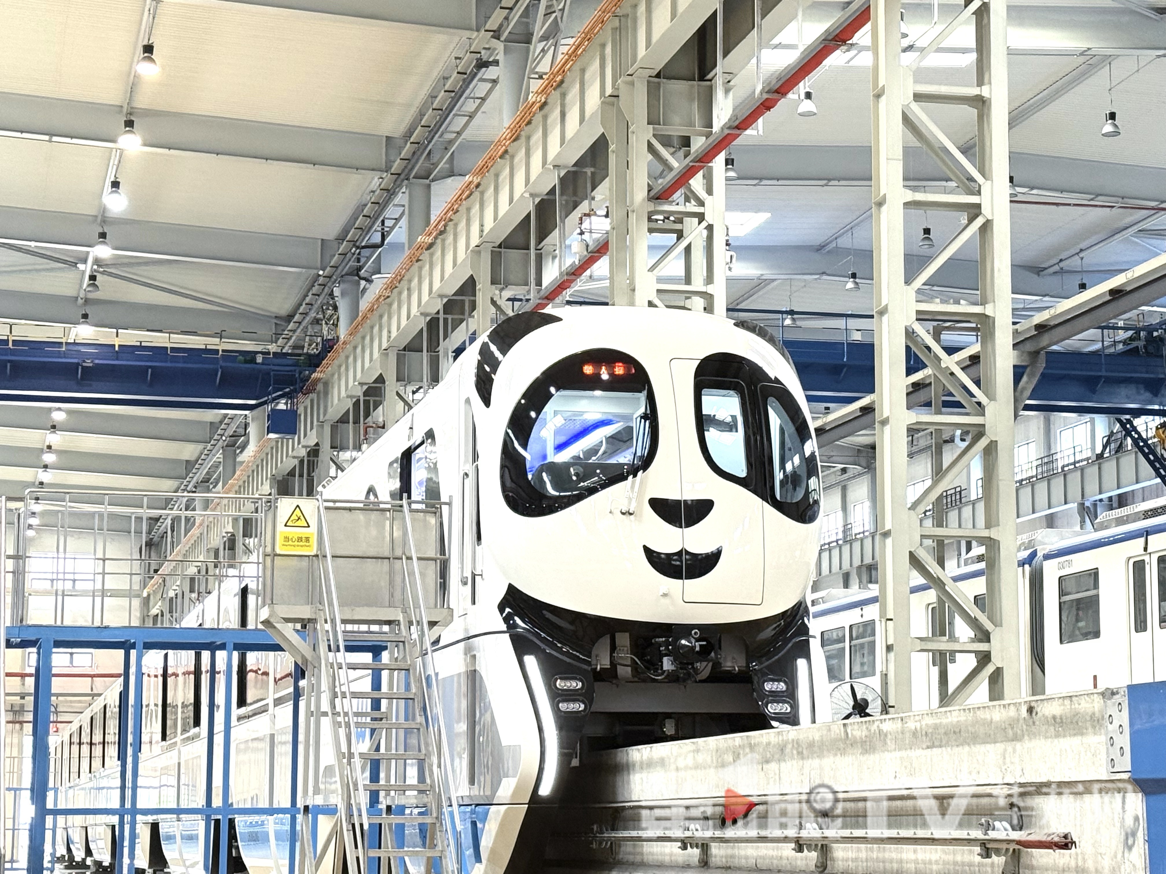 探访国内首列“熊猫单轨” 萌系车厢、智慧车窗……体验感拉满 探访国内首列“熊猫单轨” 萌系车厢、智慧车窗……体验感拉满