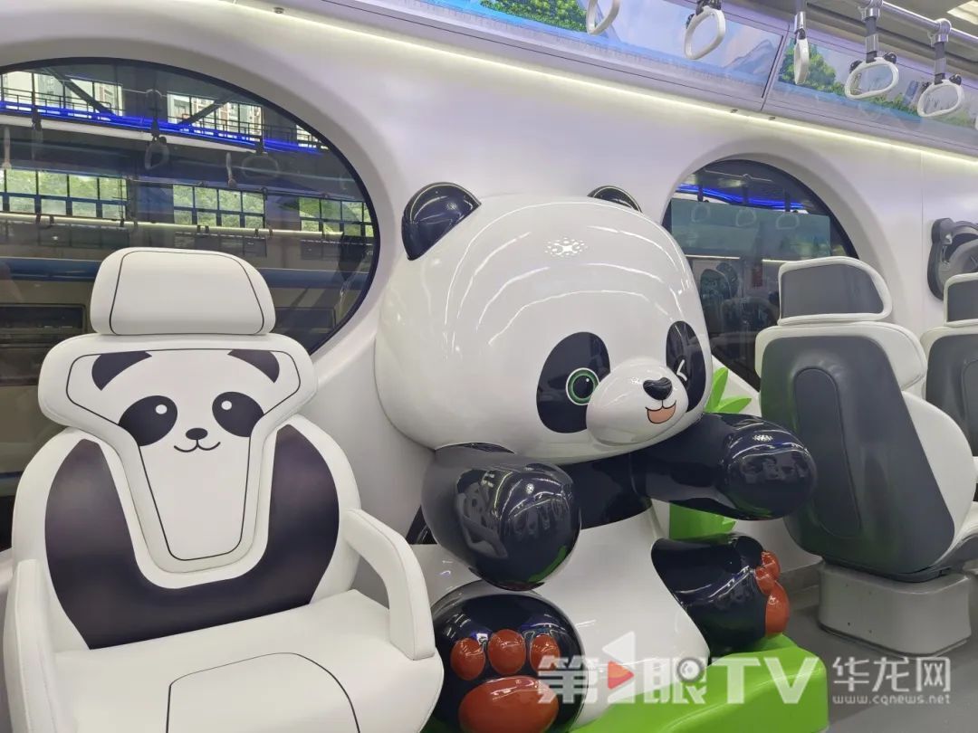 探访国内首列“熊猫单轨” 萌系车厢、智慧车窗……体验感拉满 探访国内首列“熊猫单轨” 萌系车厢、智慧车窗……体验感拉满