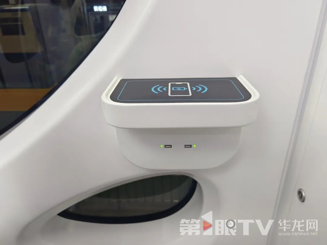 探访国内首列“熊猫单轨” 萌系车厢、智慧车窗……体验感拉满 探访国内首列“熊猫单轨” 萌系车厢、智慧车窗……体验感拉满