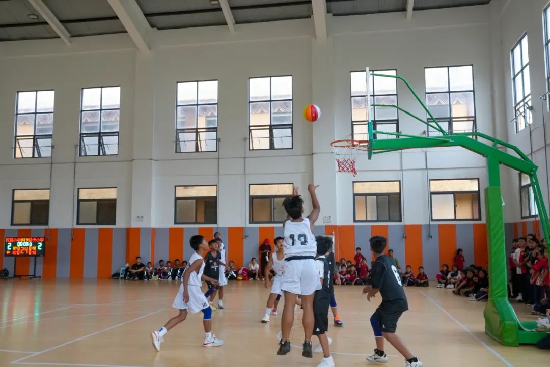 西盟县首届小学生篮球联赛火热开幕