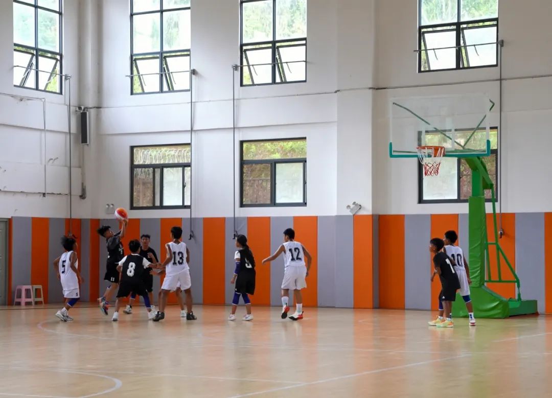 西盟县首届小学生篮球联赛火热开幕