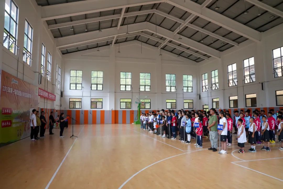 西盟县首届小学生篮球联赛火热开幕