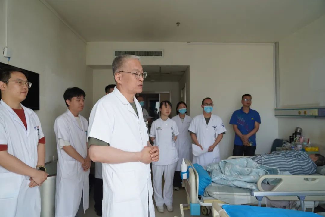 军总名医 | 深耕关节疾病领域33载，他用医术点亮患者新生