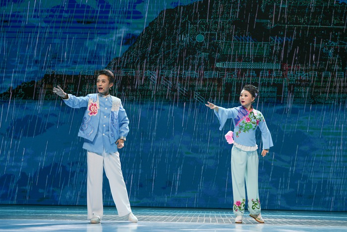 现实题材的二人转作品。