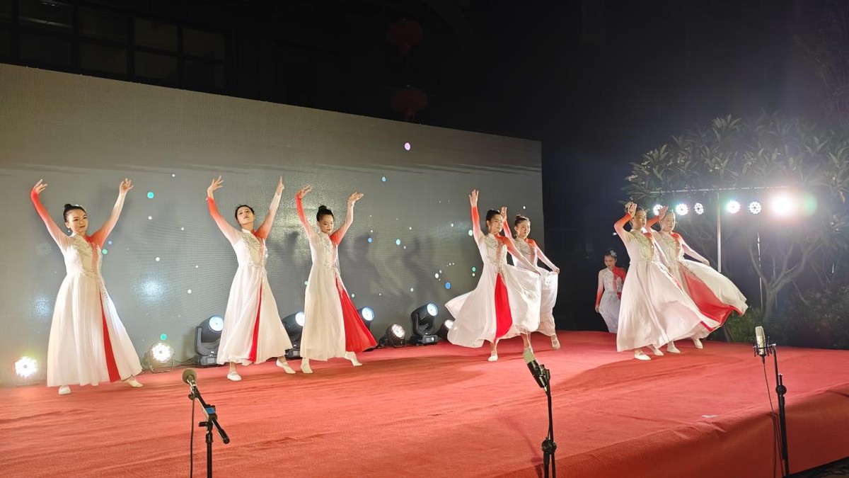 “家门口的幸福 唱响基层新篇章” ——第三届“聆听‘凤’音 心潮音乐会”华彩收官 “家门口的幸福 唱响基层新篇章” ——第三届“聆听‘凤’音 心潮音乐会”华彩收官