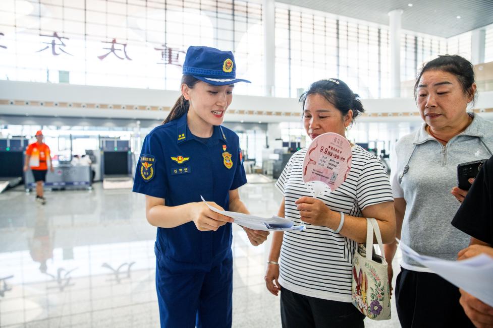 重庆市南岸区消防救援支队：党员冲锋在前 筑牢重庆东站安全屏障