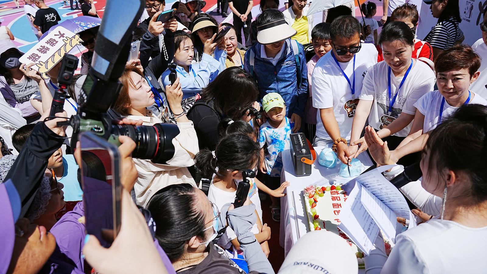 周末来点多巴胺！首届“酵醒宁夏·面包出塞节”热力十足