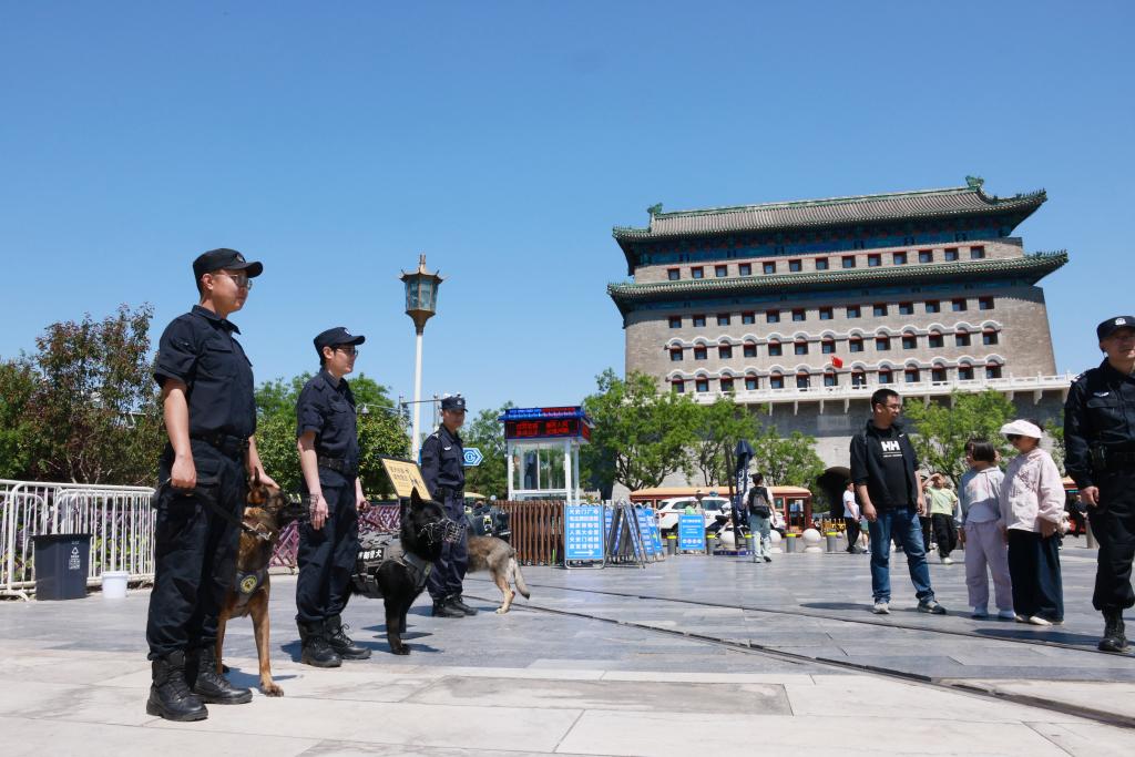 北京东城警方成立携犬巡逻队