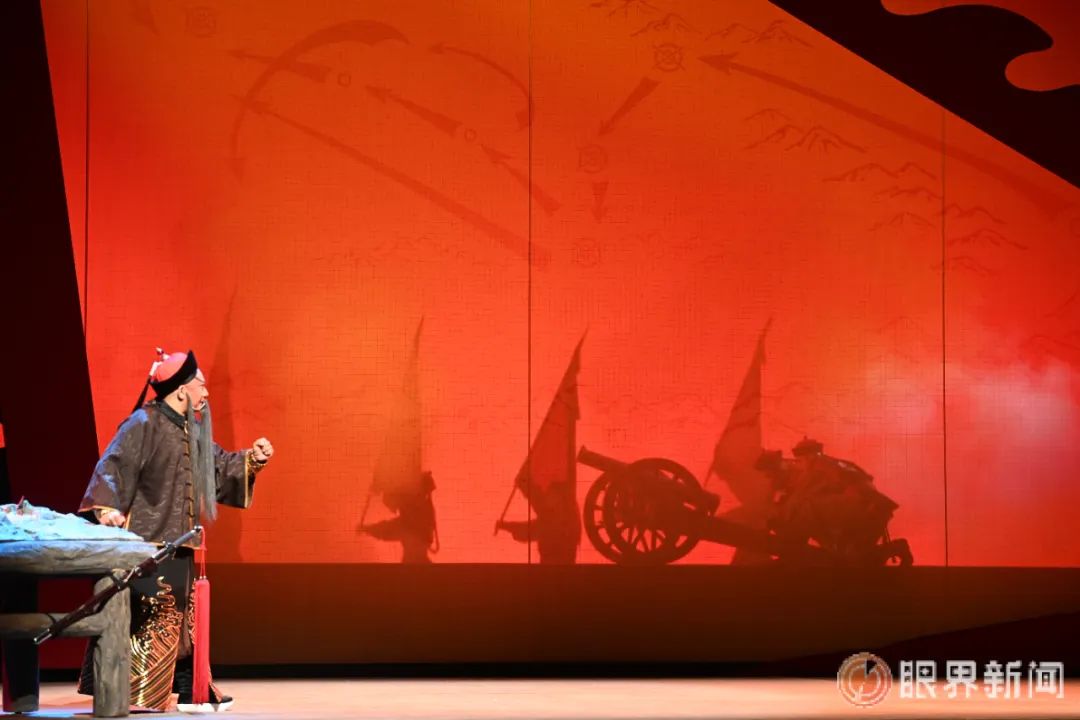 新编历史京剧《故土新归》在乌鲁木齐盛大首演