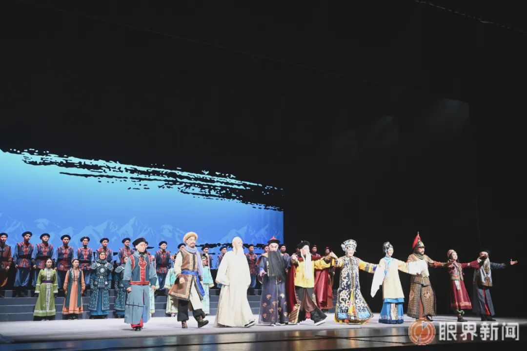 新编历史京剧《故土新归》在乌鲁木齐盛大首演