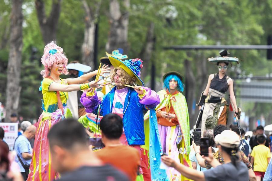 长春“百年老街”新民大街正青春