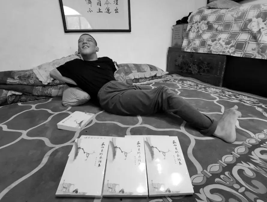 发现榆林 | 诗者胡少杰:他是人间那道光