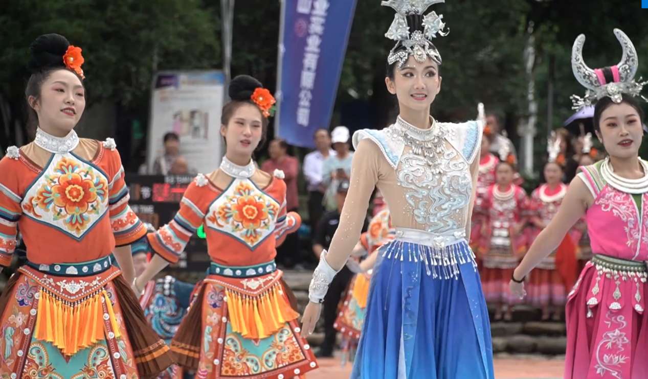 四省“姑妈”齐聚雷山：牵起民族团结线 共绘乡村振兴新画卷?